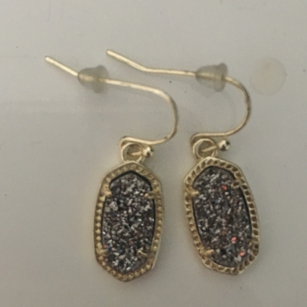 Kendra Scott drop earrings